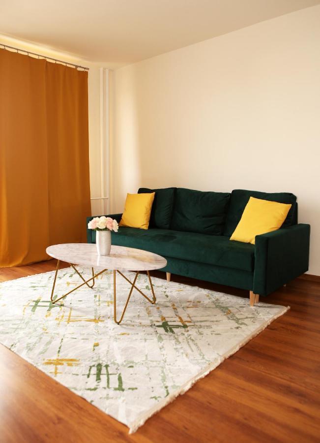 New Colorful Apartment With Big Balcony 브라티슬라바 외부 사진