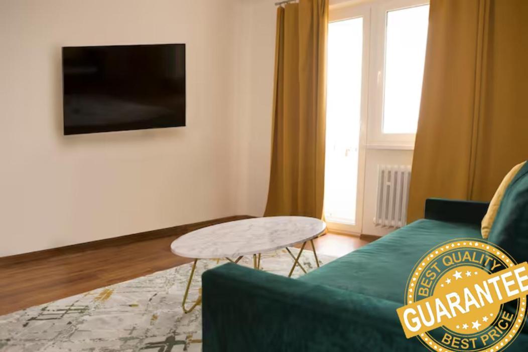 New Colorful Apartment With Big Balcony 브라티슬라바 외부 사진