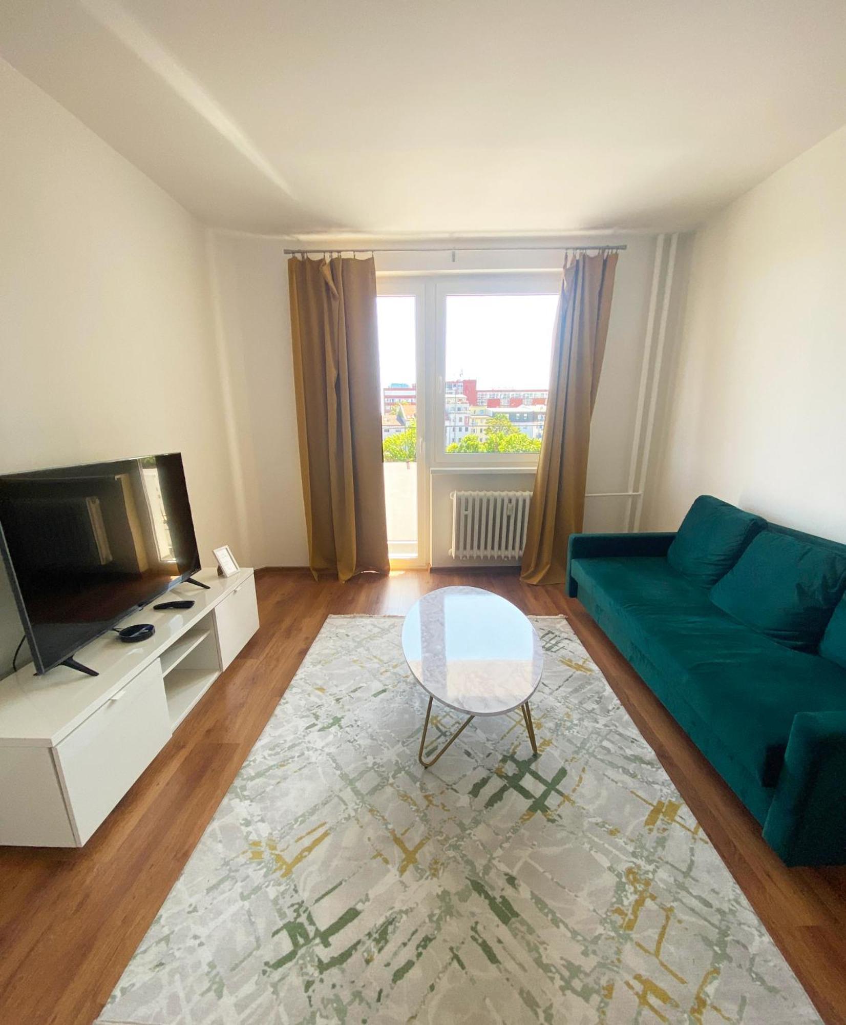 New Colorful Apartment With Big Balcony 브라티슬라바 외부 사진